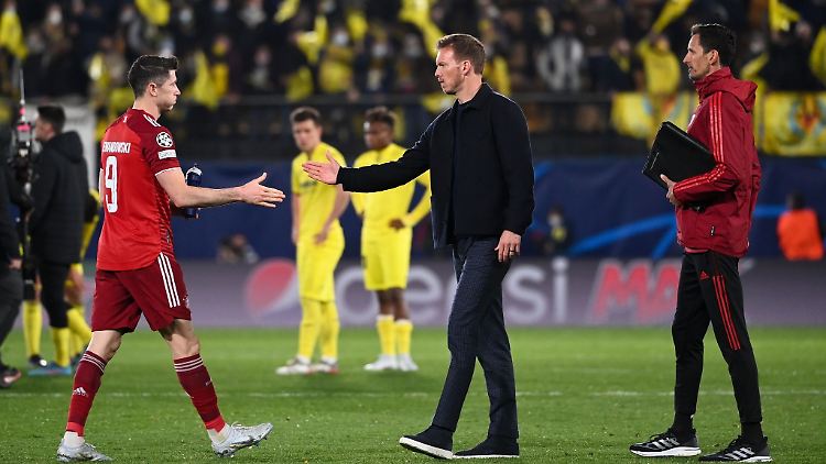 Münchens Trainer Julian Nagelsmann hofft auf einen Verbleib von Robert Lewandowski im Verein.