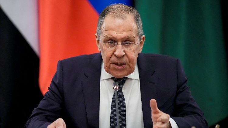 Russlands Außenminister Lawrow will die Gespräche mit der Ukraine fortsetzen.