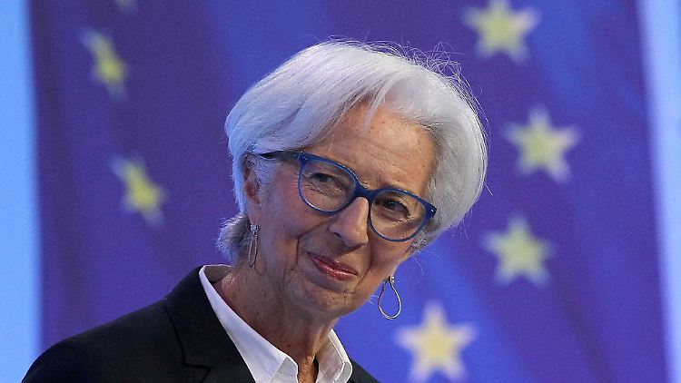 EZB-Chefin Lagarde kuriert gerade eine Corona-Infektion aus: Auf die nächste Zinssitzung soll das keinen Einfluss haben.