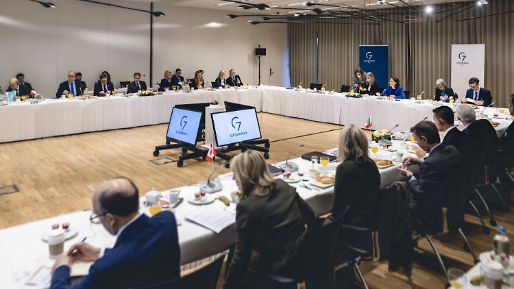 Bei einem Treffen der Staats- und Regierungschefs der G7 in Brüssel wurden weitere Sanktionen besprochen.