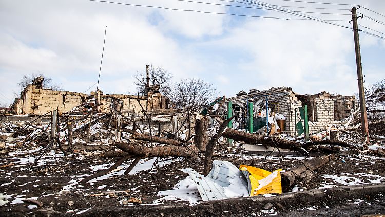 In Luhansk gibt es nach Angaben des Gouverneurs bereits keine funktionierenden Krankenhäuser mehr.