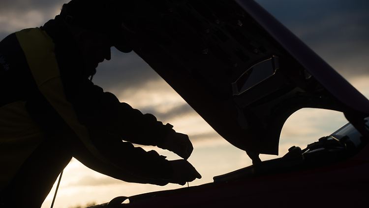 Einige Sachen am Auto lassen sich durchaus in Eigenregie erledigen - etwas handwerkliches Geschick vorausgesetzt.