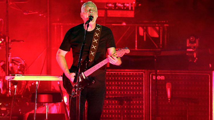Sänger David Gilmour will gemeinsam mit seinen Pink-Floyd-Kollegen die Ukraine unterstützen.