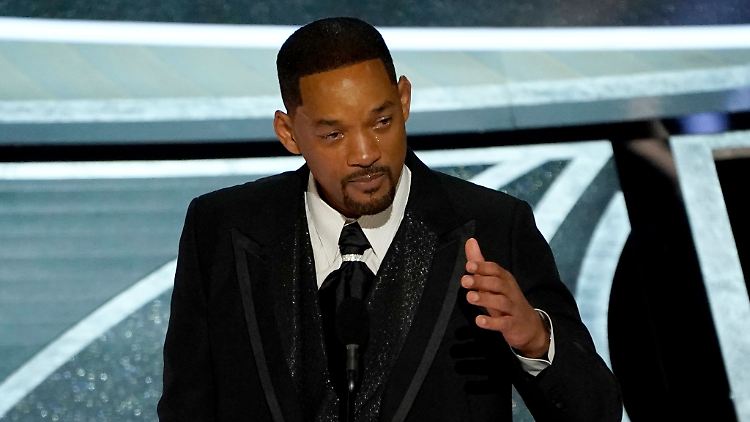 Hier weint Will Smith, weil er einen Oscar gewonnen hat und nicht etwa, weil ihn Kenny Rock geschlagen hat.