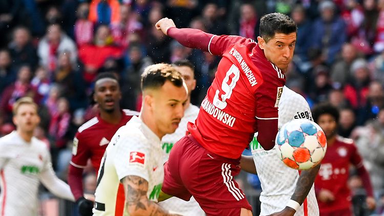 Robert Lewandowski holte dem FC Bayern doch noch drei Punkte gegen den FC Augsburg.