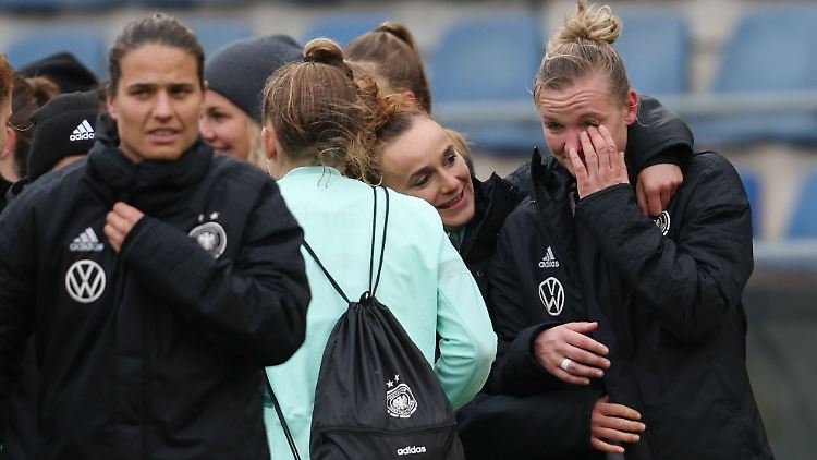 Magull kümmert sich um die emotionale Teamkollegin.