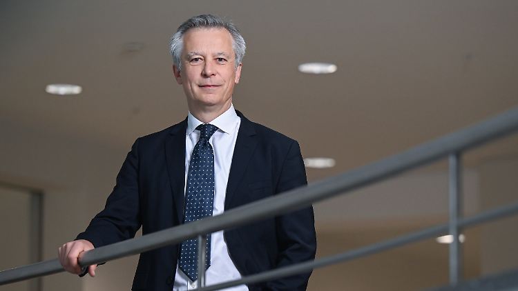 "Die Zeitenwende gibt es nicht zum Nulltarif", sagt Moritz Kraemer.