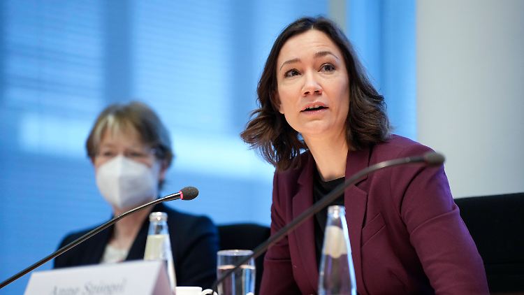 Spiegel sei telefonisch und per Mail "rund um die Uhr" erreichbar gewesen, heißt es aus dem Umweltministerium in Mainz.