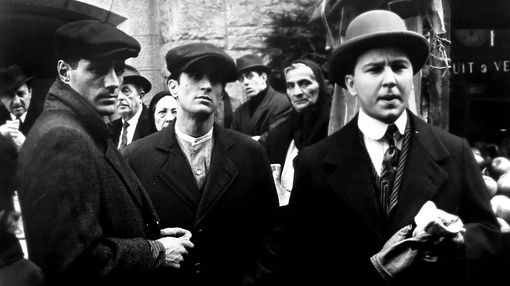 V-l-n-r-John-Aprea-Robert-DeNiro-und-Bruno-Kirby-1974-in-Der-Pate-Teil-II