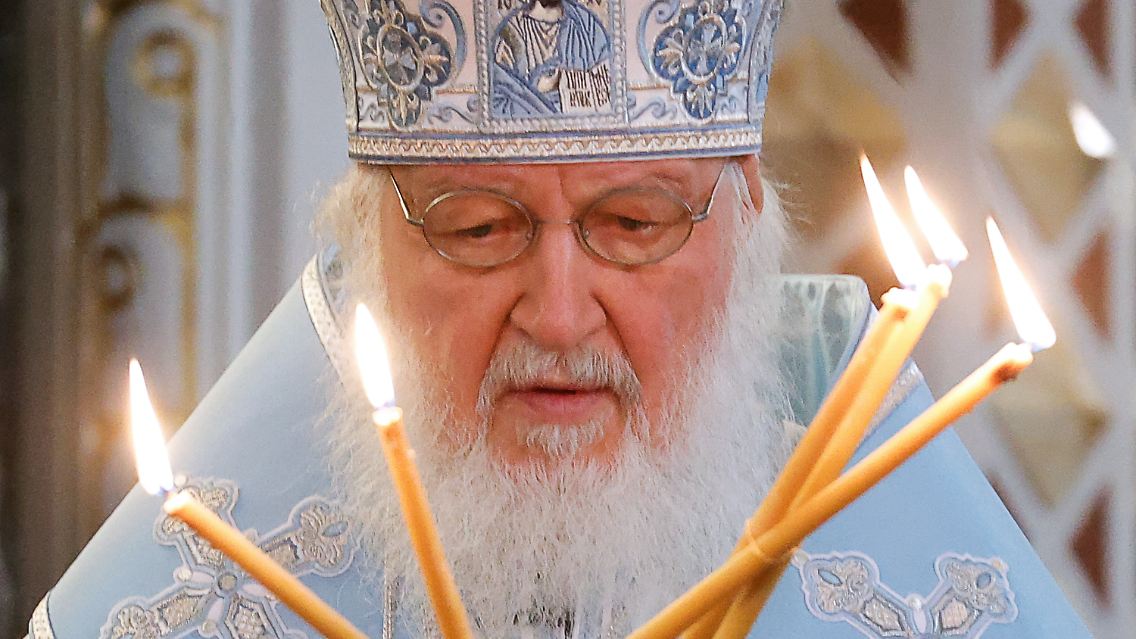 Im Februar verurteilte der Patriarch die "Kräfte des Bösen", die sich seiner Ansicht nach der historischen "Einheit" zwischen Russland und der Ukraine entgegenstellen.