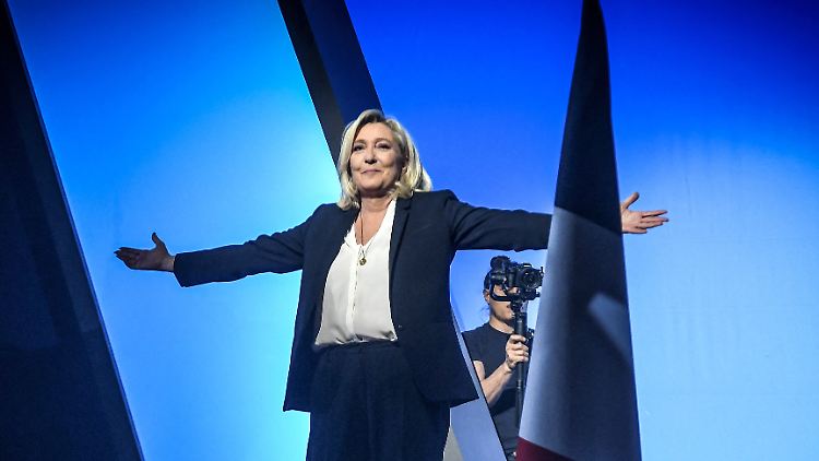 Le Pen hofft, im dritten Anlauf den Élysée-Palast erobern zu können.