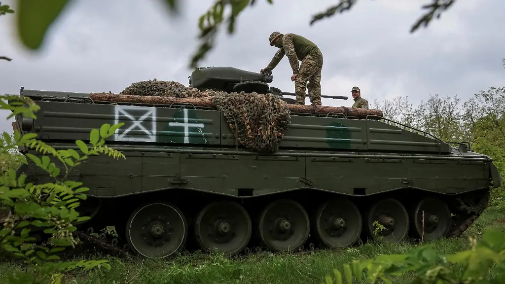 2024-04-29T152228Z-636953757-RC27G7ACUZXV-RTRMADP-3-UKRAINE-CRISIS-EAST-1