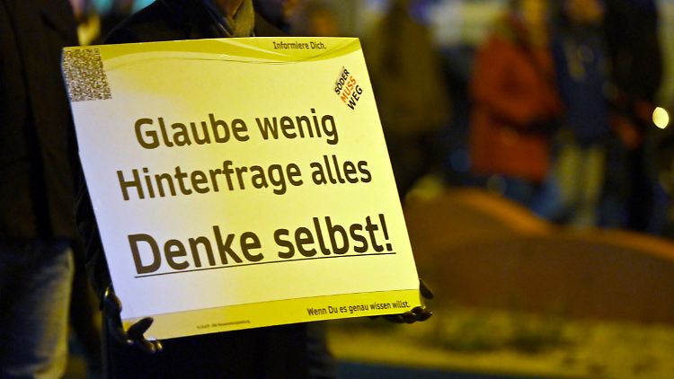 Mit der Corona-Pandemie bekam die "Querdenker"-Bewegung einen enormen Zulauf.