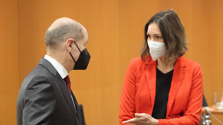 Scholz und Spiegel bei einer Kabinettssitzung im Dezember.