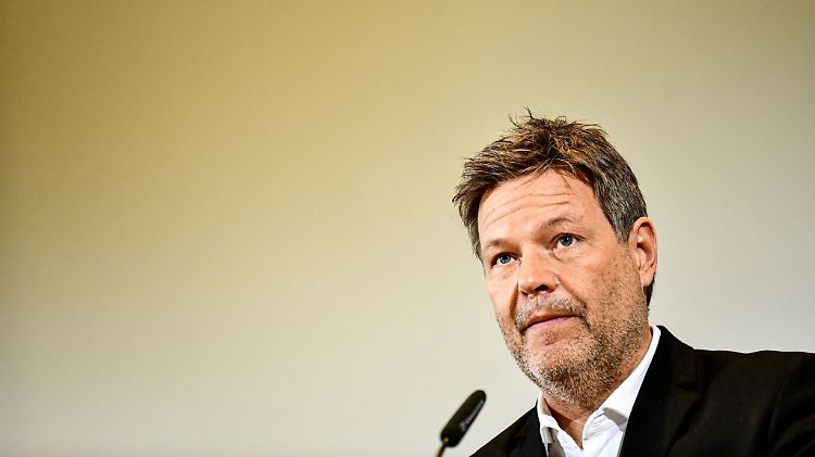 Robert Habeck (Bündnis 90/Die Grünen), Bundesminister für Wirtschaft und Klimaschutz, schließt Fracking in Deutschland vorerst aus.