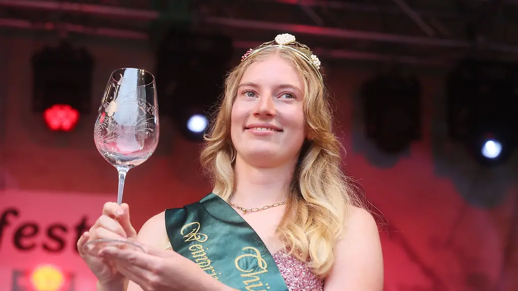 Saskia-Zahn-ist-Thueringens-neue-Weinprinzessin