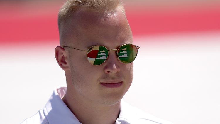 Die italienischen Behörden haben eine Villa beschlagnahmt, die dem ehemaligen Formel-1-Piloten Nikita Mazepin gehören soll. 