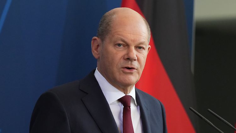 Bundeskanzler Olaf Scholz sagte, Deutschland habe der Regierung in Kiew schon Waffen geliefert und werde das auch weiter tun. 