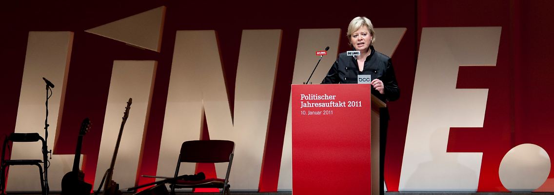 Gesine Lötzsch räumte ein, dass sie in ihrem umstrittenen Artikel die Frage nach einer neuen Gesellschaft "extrem zugespitzt" habe.