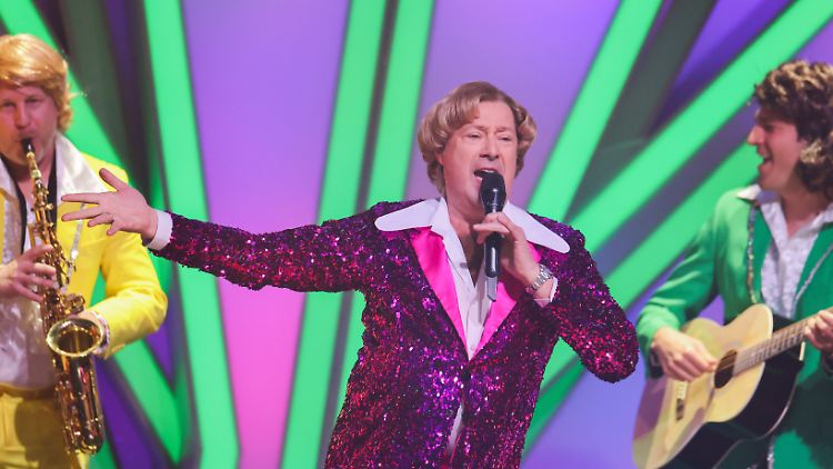 Hat Let's Dance-Geschichte geschriebeben: Chefjuror Llambi als "singende Föhnwelle"