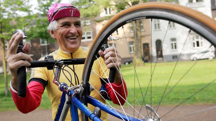 Auch weit über seine aktive Karriere hinaus blieb Junkermann dem Radsport eng verbunden.