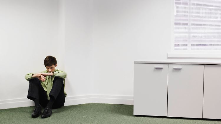 Interessenverlust, Freudlosigkeit, Antriebsmangel und erhöhte Ermüdbarkeit – all diese Beschwerden gehören zu den Hauptsymptomen einer Depression.
