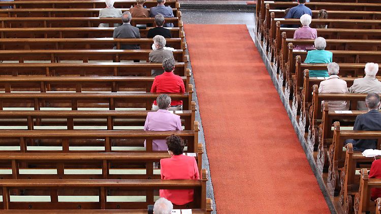 Die Kirche bekommt ihre Häuser nicht mehr voll.