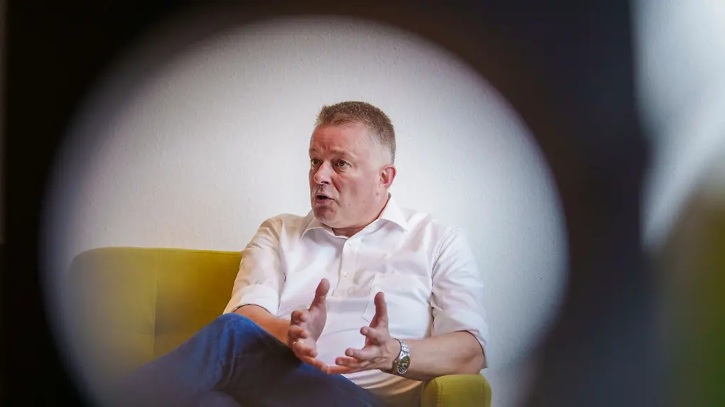 Der-designierte-CDU-Landeschef-in-Rheinland-Pfalz-Gordon-Schnieder-stoesst-eine-Debatte-ueber-die-Regulierung-der-Netzentgelte-an