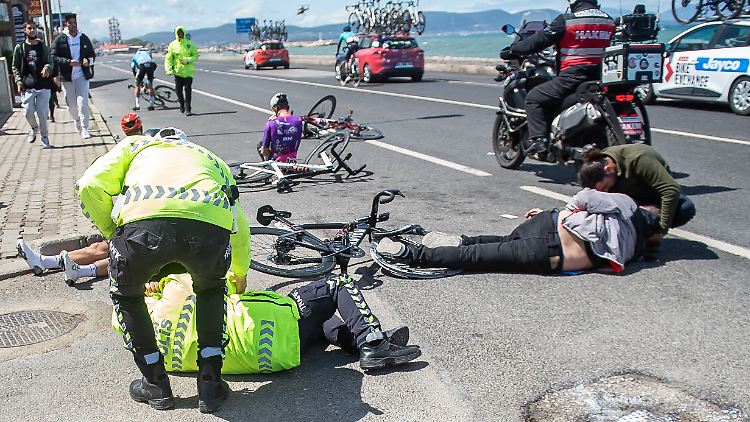 Ein schwerer Sturz mit Radprofi Nacer Bouhanni überschattete die Türkei-Rundfahrt.