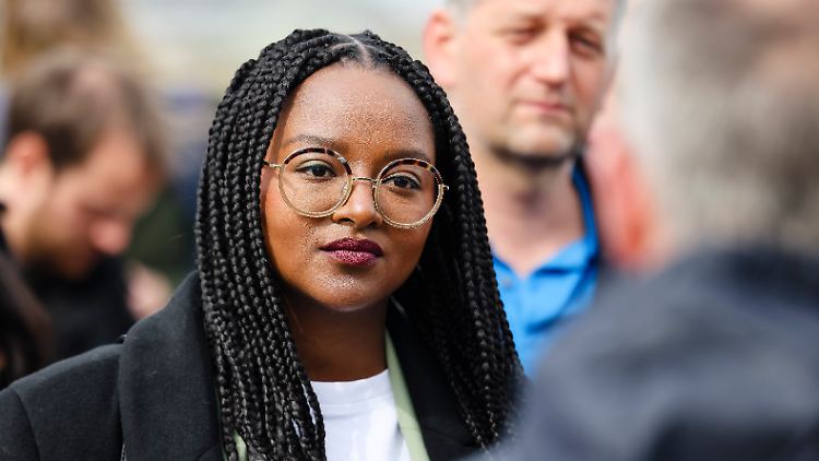 "Es gibt eine grundsätzliche Härte in der Politik, über die man diskutieren muss", sagt Touré.