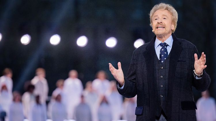 Entertainer-Legende Thomas Gottschalk führte als Erzähler durch "Die Passion" bei RTL.