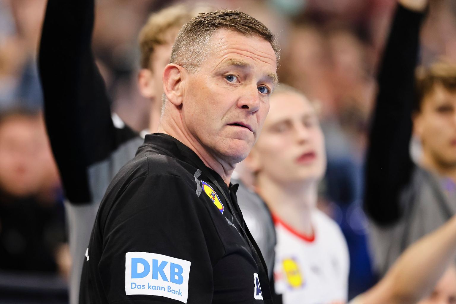 Am 13. Januar startet die deutsche Mannschaft gegen Katar in die Handball-WM. Bundestrainer Alfred Gislason sieht Dänemark, Schweden, Spanien und Frankreich "als das Maß der Dinge momentan. Ich glaube, wir sind nicht weit weg von der Spitze und wollen zeigen, dass wir diese Lücke schließen." 