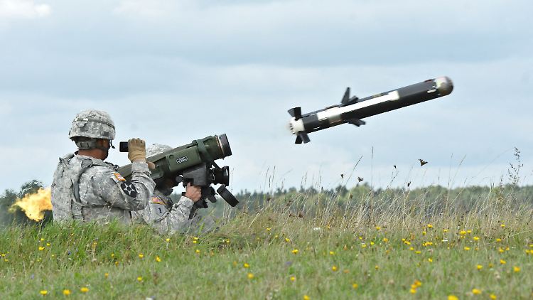 Die USA liefern unter anderem 500 Panzerabwehrlenkwaffen vom Typ Javelin an Kiew.