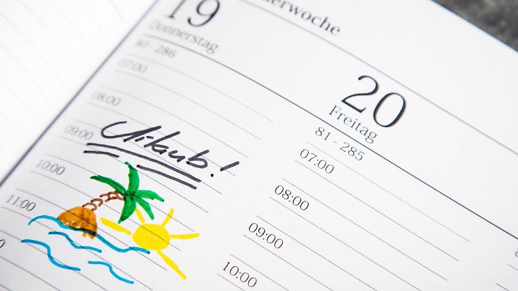 In die Sonne geht's kaum günstig: Urlauber müssen sich 2023 auf steigende Preise einstellen.