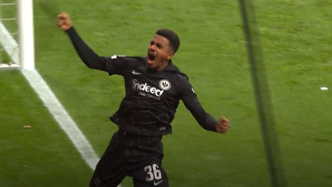 Eintracht_Frankfurt_Barcelona.JPG