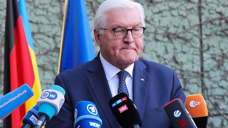 Der Moment, in dem Bundespräsident Steinmeier öffentlich macht, dass er offenbar in Kiew nicht erwünscht sei. 