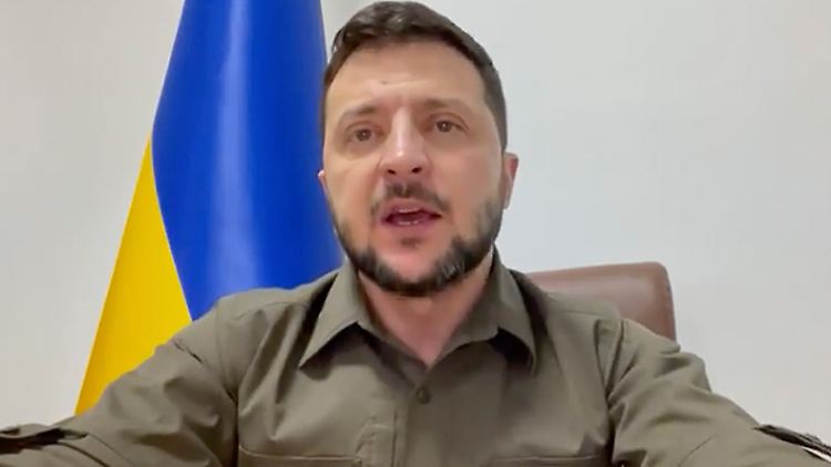 "Wir verstehen nicht, wie man mit Blut Geld verdienen kann. Leider ist es das, was einige Länder tun", sagte der ukrainische Präsident Selenskyj in einem Interview mit der BBC.