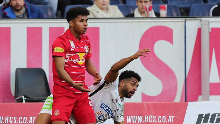 Wo spielt Adeyemi in der kommenden Saison?