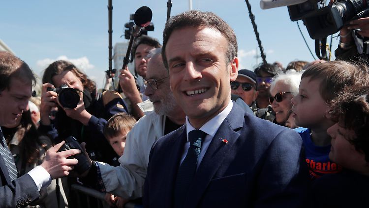 Emmanuel Macron muss im Wahlkampf aufholen, "was er vor der ersten Runde versäumt hat".