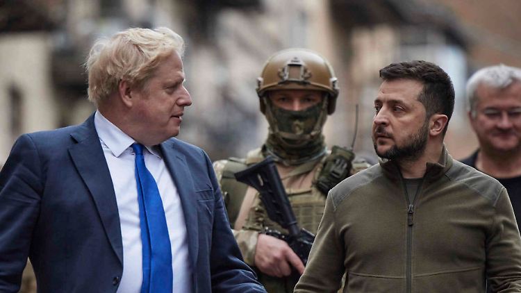 Im April traf Premier Johnson Präsident Selenskyj in Kiew.
