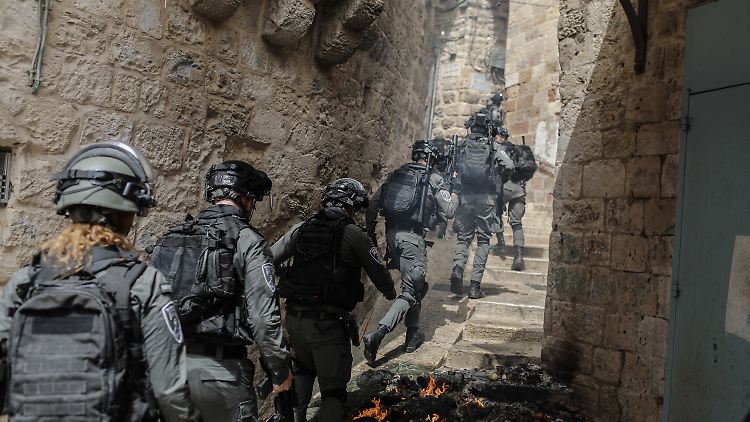 Israelische Sicherheitskräfte in der Altstadt von Jerusalem an diesem Sonntag. 