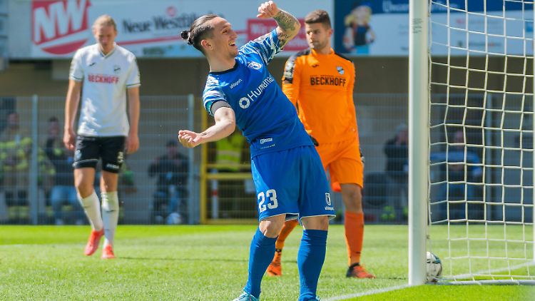 Baris Atik feiert einen weiteren seiner vielen Assists in dieser Saison für den FCM.
