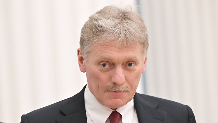 Kremlsprecher Dmitri Peskow bestätigt, dass es trotz schleppender Verhandlungen weiter Kontakte zwischen der Ukraine und Russland gebe.