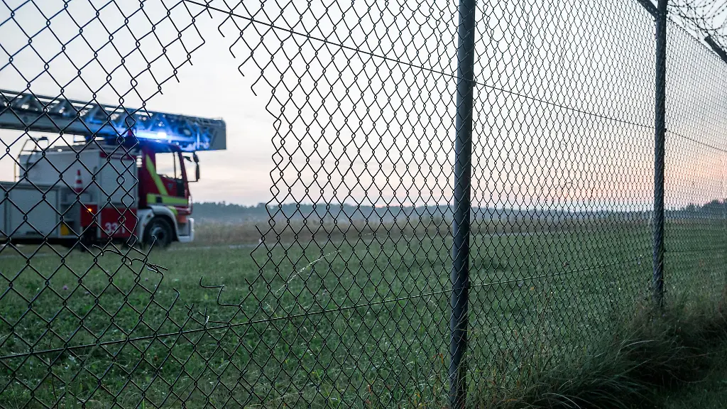 Stoeraktionen-der-Letzten-Generation-gab-es-an-mehreren-Flughaefen-bundesweit