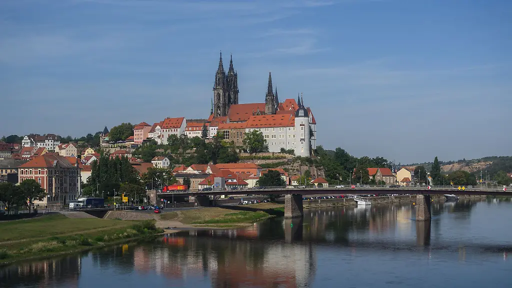 Meissen-mit-der-Albrechtsburg-die-als-Wiege-Sachsens-gilt