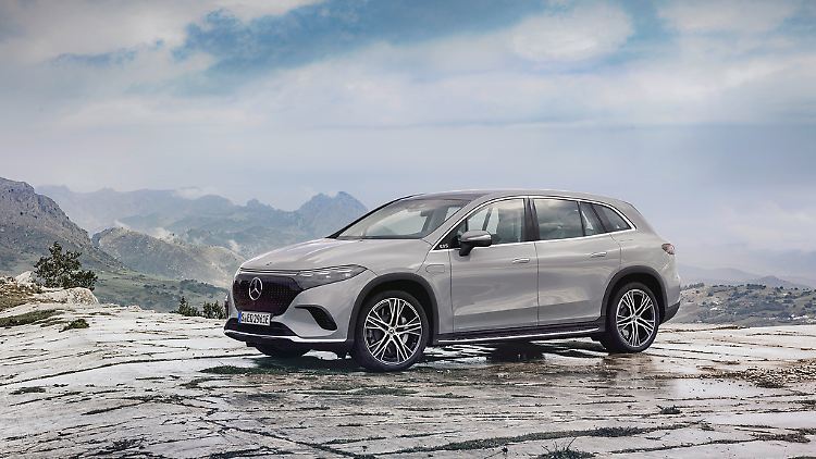 Mit 5,13 Metern Länge hat das EQS SUV zwar für die USA noch kein Gardemaß, bietet aber reichlich Platz und auf Wunsch sieben Sitze.