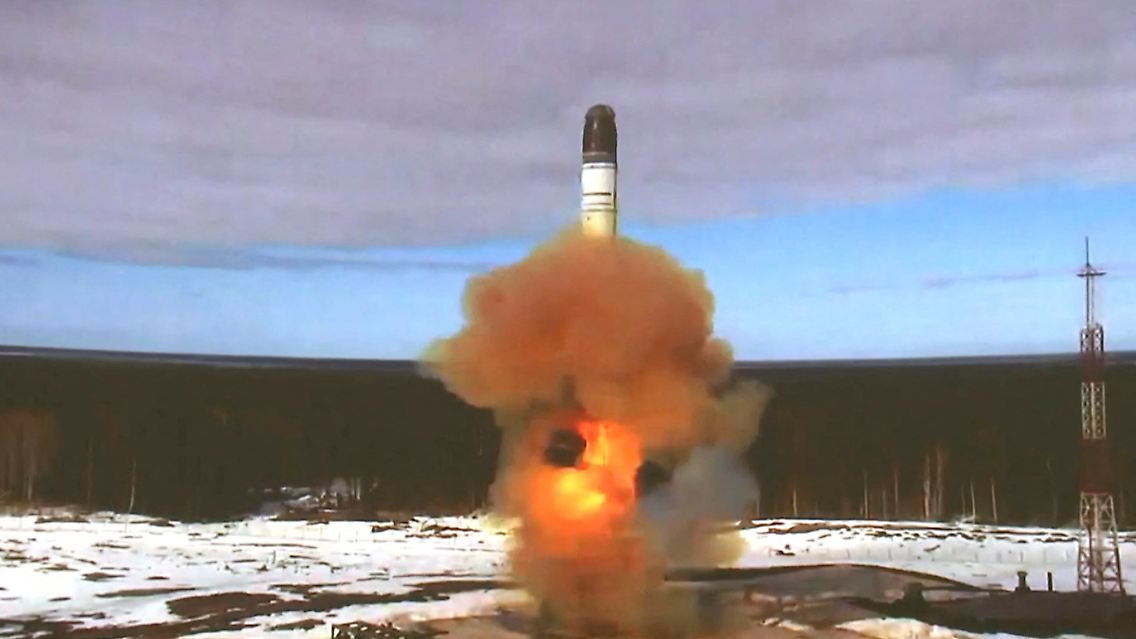 Die Rakete wurde vom Kosmodrom Plessezk im Gebiet Archangelsk abgeschossen, teilte das Ministerium mit.