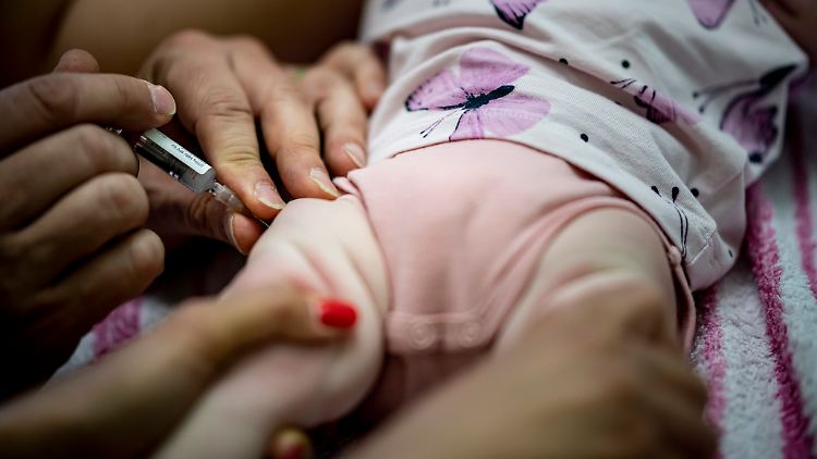 Die Stiko empfiehlt in Deutschland die Impfung von Hepatitis B.