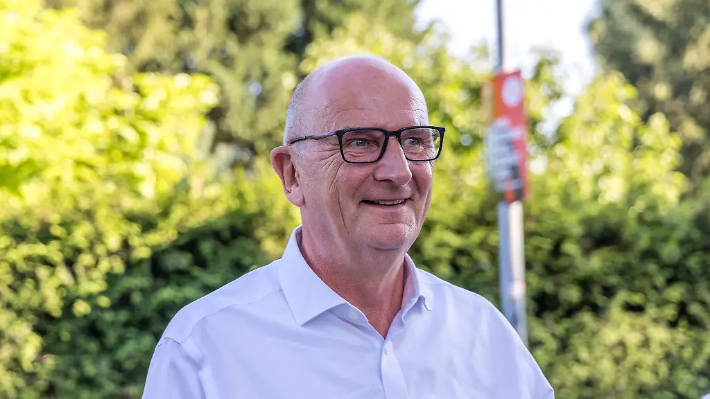 Dietmar-Woidke-will-Wirtschaft-und-Verwaltung-von-unnoetiger-Buerokratie-befreien