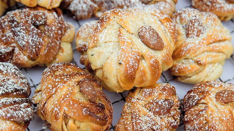 Die Cinnamon Buns gehören zum Mittsommerfest unbedingt dazu!